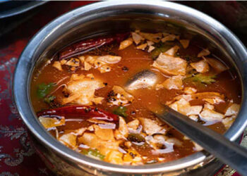 വിവാഹസദ്യയ്ക്കിടെ തിളച്ച രസം നിറച്ച പാത്രത്തിലേക്ക് വീണു; കോളേജ് വിദ്യാർത്ഥിക്ക് ദാരുണാന്ത്യം