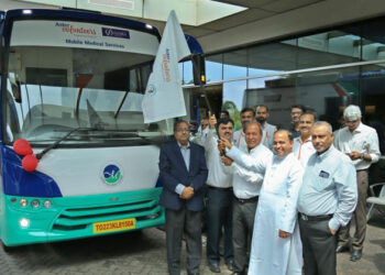 ഇനി മെഡിക്കൽ സംഘം വീട്ടുമുറ്റത്തെത്തും; കേരളത്തിലും തമിഴ്നാട്ടിലും മൊബൈൽ ക്ലിനിക്കുകളുമായി ആസ്റ്റർ വോളന്റിയേഴ്സ്