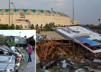 സ്‌കോർപിയോ കാറിന് മുകളിലേക്ക് കൂറ്റൻ പരസ്യബോർഡ് വീണു; അമ്മയ്ക്കും മകൾക്കും ദാരുണാന്ത്യം