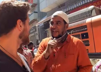 ഇന്ത്യൻ ആരാധകനായ വിദേശ വ്‌ളോഗറിന് നേരെ അതിക്രമം; മാഡ്‌ലി റോവറെ തടഞ്ഞത് തെരുവ് കച്ചവടക്കാർ