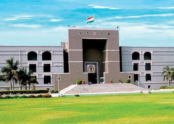 ഇന്ത്യയിൽ കഴിയുന്നവർക്ക് രാജ്യത്തോട് സ്നേഹവും വിശ്വാസവും ഉണ്ടാവണം; ഗുജറാത്ത് ഹൈക്കോടതി