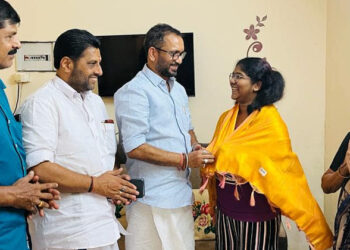 പത്താം ക്ലാസ് പരീക്ഷയിൽ മുഴുവൻ വിഷയങ്ങളിലും എ പ്ലസ്; ഭാഗ്യ രൺജീത്തിനെ അനുമോദിച്ച് കെ. സുരേന്ദ്രൻ; പൊന്നാട അണിയിച്ചു