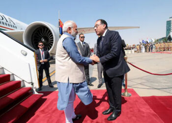 പ്രധാനമന്ത്രി ഈജിപ്തിൽ; ഊഷ്മള സ്വീകരണം നൽകി ഈജിപ്യൻ പ്രധാനമന്ത്രി മൊസ്തഫ മദ്ബൗലി