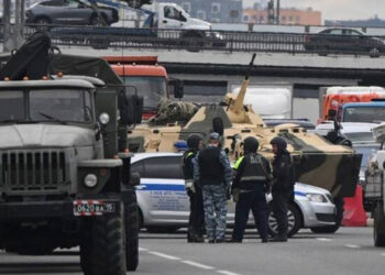 മോസ്കോ ലക്ഷ്യമിട്ട് വാഗ്നർ ഗ്രൂപ്പ്; ജനങ്ങൾക്ക് ജാഗ്രതാ നിർദ്ദേശം നൽകി മേയർ; ആഭ്യന്തര യുദ്ധത്തിലേക്ക് റഷ്യ