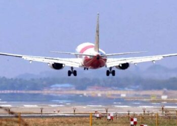 ഒഡീഷ ട്രെയിൻ അപകടം: ഈ സമയത്ത് വിമാനനിരക്കുകൾ വർദ്ധിപ്പിക്കരുത്;വിമാനക്കമ്പനികൾക്ക് വ്യോമയാന മന്ത്രാലയത്തിൻറെ നിർദ്ദേശം