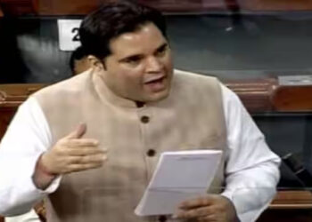 ട്രെയിൻ അപകടത്തിൽപ്പെട്ടവരേയും കുടുംബങ്ങളേയും സഹായിക്കണം; എല്ലാ പാർലമെന്റ് അംഗങ്ങളും ശമ്പളത്തിന്റെ ഒരു ഭാഗം നീക്കി വയ്ക്കണമെന്ന അഭ്യർത്ഥനയുമായി വരുൺഗാന്ധി