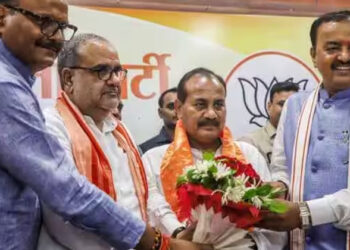 യുപിയിൽ തിരിച്ചടി നേരിട്ട് സമാജ്‌വാദി പാർട്ടി; മുൻ എംഎൽഎ ദാരാ സിംഗ് ബിജെപിയിൽ ചേർന്നു