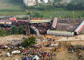 ഒഡീഷ തീവണ്ടി ദുരന്തം; മൂന്ന് റെയിൽവേ ജീവനക്കാർ അറസ്റ്റിൽ