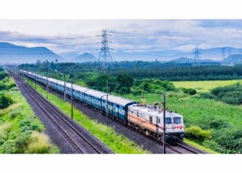 കേരളത്തിലൂടെ ഓടിക്കൊണ്ടിരിക്കുന്ന  ട്രെയിനുകൾക്ക് പുതിയ സ്റ്റോപ്പുകൾ അനുവദിച്ച് ഇന്ത്യൻ റെയിൽവേ