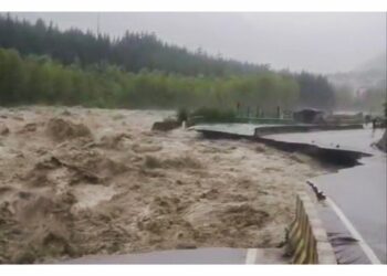 കാലവർഷക്കെടുതി ; ഹിമാചലിൽ 300 കോടി രൂപയുടെ നഷ്ടമെന്ന് വ്യവസായ മന്ത്രി ഹർഷവർദ്ധൻ ചൗഹാൻ