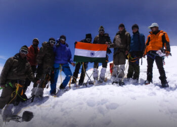 കാർഗിൽ വിജയ് ദിവസ് ആഘോഷം ; ഏഴ് ദിവസം കൊണ്ട് 7,077 മീറ്റർ ഉയരമുള്ള കുൻ കൊടുമുടി കയറി ചരിത്രം രചിച്ച് കരസേനാ സംഘം