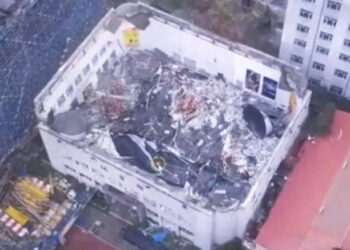 സ്കൂളിന്റെ കോൺക്രീറ്റ് മേൽക്കൂര തകർന്നുവീണു 11പേർ മരിച്ചു  ; നിർമ്മാണ കമ്പനി ഉദ്യോഗസ്ഥർ അറസ്റ്റിൽ