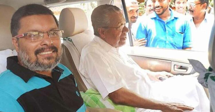 മുഖ്യമന്ത്രി പിണറായി വിജയനൊപ്പം രതീഷ് കളിയാടൻ (Image. Facebook/Ratheesh Kaliyadan)