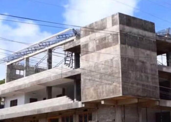 ചട്ടം ലംഘിച്ച് സിപിഎം ഏരിയാകമ്മറ്റി ഓഫീസിന്റെ നിർമ്മാണം തകൃതി; സ്റ്റോപ്പ് മെമ്മോ മുഖവിലയ്ക്കെടുക്കാതെ പണി തുടരുന്നു; വ്യാപക വിമർശനം