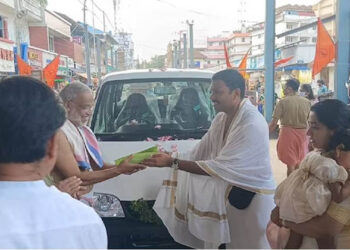 ഗുരുവായൂരപ്പന് കാണിക്കയായി മാരുതിയുടെ ലേറ്റസ്റ്റ് മോഡൽ ഈക്കോ സെവൻ സീറ്റർ; വാഹനം സമർപ്പിച്ച് ഐടി സംരംഭകൻ