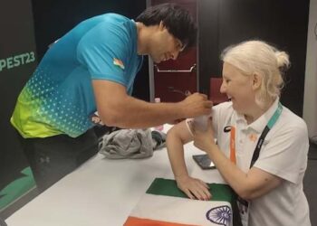 ഇല്ല, ഞാൻ ത്രിവർണ്ണ പതാകയിൽ എഴുതില്ല; ലോക ചാമ്പ്യനായ നീരജ് ചോപ്ര ആരാധികയ്ക്ക് നൽകിയ മറുപടി; വൈറലായി കുറിപ്പ്