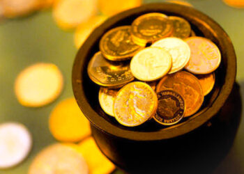 നിർമ്മാണ സ്ഥലത്തുനിന്നും ആദിവാസി തൊഴിലാളികൾക്ക് ലഭിച്ചത് വൻ നിധി ; കണ്ടെത്തിയത് ബ്രിട്ടീഷ് കാലഘട്ടത്തിലെ 240 സ്വർണ്ണ നാണയങ്ങൾ