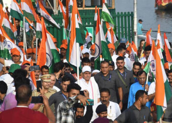 എന്റെ രാഷ്ട്രം, എന്റെ അഭിമാനം; മാറ്റത്തിന്റെ പാതയൊരുക്കി കശ്മീരിലെ തിരംഗ് റാലി; ജനപങ്കാളിത്തം പലതിനുമുള്ള ഉത്തരമെന്ന് മനോജ് സിൻഹ