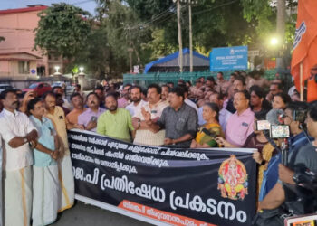 നാമജപ ഘോഷയാത്രയ്ക്ക് എതിരെ കേസെടുത്തതിൽ പ്രതിഷേധം; സെക്രട്ടേറിയറ്റിലേക്ക് മാർച്ച് നടത്തി ബിജെപി