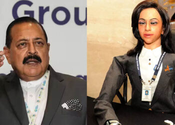 ഇവൾ ഇന്ത്യയുടെ വ്യോംമിത്ര; ഗഗൻയാനിലേറി ബഹിരാകാശത്ത് മൂവർണക്കൊടിയേന്തുന്ന ദൗത്യം വിശദീകരിച്ച് കേന്ദ്രമന്ത്രി