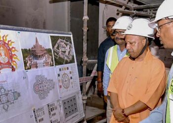 രാമജൻമഭൂമിയിൽ ക്ഷേത്ര നിർമ്മാണ പ്രവർത്തനങ്ങൾ വിലയിരുത്തി മുഖ്യമന്ത്രി യോഗി ആദിത്യനാഥ്