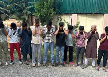 മസ്ജിദിൽ നിസ്ക്കാരം കഴിഞ്ഞ് പുറത്തിറങ്ങിയതിന് പിന്നാലെ പ്രകോപന മുദ്രാവാക്യം; 10 പേരെ അറസ്റ്റ് ചെയ്ത് പോലീസ്