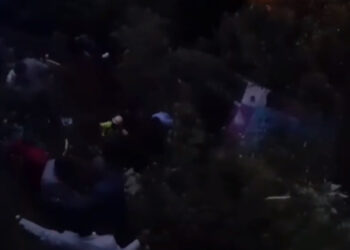 കൂനൂരിൽ ടൂറിസ്റ്റ് ബസ് കൊക്കയിലേക്ക് മറിഞ്ഞു; അപകടത്തിൽപെട്ടത് 55 പേർ സഞ്ചരിച്ച ബസ്; ഇരുപതിലധികം പേർക്ക് പരിക്ക്