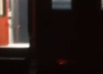 എറണാകുളം നിസാമുദ്ദീൻ എക്‌സ്പ്രസിന്റെ ബോഗികൾക്കടിയിൽ തീ; സാങ്കേതിക പ്രശ്‌നമെന്ന് അധികൃതർ