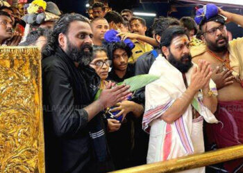 ഈശ്വരനെ മനസ്സും ശരീരവും കൊണ്ട് അനുഭവിച്ചു; തത്വമസി എന്ന വാക്കിന് ഒരുപാട് അർത്ഥങ്ങൾ; ശബരിമല ദർശനം നടത്താൻ ഭാഗ്യമുണ്ടായതിൽ അതിയായ സന്തോഷമെന്ന് ഫാ. ഡോ. മനോജ്