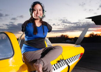 ലോകത്തിലെ ആദ്യത്തെ കൈകളില്ലാത്ത പൈലറ്റ് ;  ലോകം ചുറ്റിക്കറങ്ങാനൊരുങ്ങി ജെസീക്ക കോക്സ്