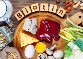 മുടികൊഴിച്ചിൽ ഉണ്ടോ ? ശരീരത്തിലെ ബയോട്ടിന്റെ കുറവുകൊണ്ടാകാം ; പരിഹാരം വീട്ടിൽ തന്നെയുണ്ട്