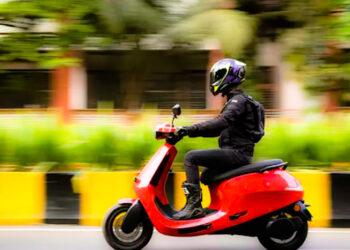 ട്രാഫിക് നിയമം ലംഘിച്ചത് 99 തവണ; അടയ്ക്കാനുള്ള പിഴ 56,000 രൂപ ; ഒടുവിൽ സ്കൂട്ടർ യാത്രക്കാരനെ കയ്യോടെ പിടികൂടി പോലീസ്