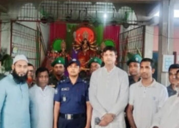 ദുർഗാ മണ്ഡപത്തിലേക്ക് ബീഫ് എറിഞ്ഞു; വിഗ്രഹത്തിലുൾപ്പെടെ ഇറച്ചി വീണു; ദുർഗാ പൂജ ആഘോഷങ്ങൾ അലങ്കോലപ്പെടുത്താൻ ശ്രമിച്ച് മതതീവ്രവാദികൾ; നാല് പേർ അറസ്റ്റിൽ