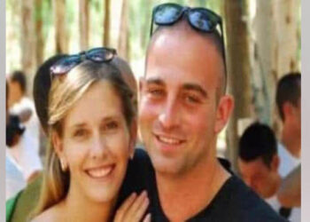 ബന്ദികളാക്കി വിലപേശാൻ ശ്രമിച്ചു; മരിക്കും മുൻപ് ഏഴ് ഹമാസ് ഭീകരരെ വധിച്ച് ദമ്പതികൾ; കണ്ണീരിൽ കുതിർന്ന സല്യൂട്ട് നൽകി രാജ്യം