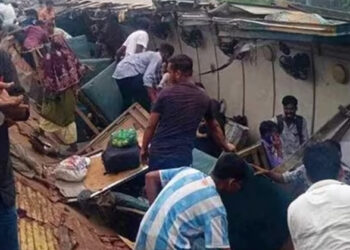 ബംഗ്ലാദേശിൽ പാസഞ്ചർ ട്രെയിനും ചരക്ക് ട്രെയിനും തമ്മിൽ കൂട്ടിയിടിച്ചു; 15 മരണം; 100 ലധികം പേർക്ക് പരിക്ക്