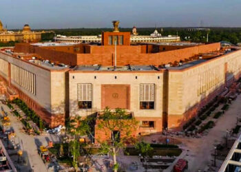 ക്രിമിനൽ നിയമങ്ങൾക്ക് മാറ്റം വരുത്തൽ ; 3 ബില്ലുകളുടെ കരട് റിപ്പോർട്ട് തടഞ്ഞ് പാർലമെന്ററി സ്റ്റാൻഡിംഗ് കമ്മിറ്റിയിലെ പ്രതിപക്ഷ അംഗങ്ങൾ