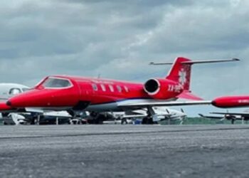 ലാന്ഡ് ചെയ്യുന്നതിന് നിമിഷങ്ങള്ക്ക് മുന്പ് തകര്ന്ന് വീണ് എയര് ആംബുലന്സ്; നാല് പേർക്ക് ദാരുണാന്ത്യം