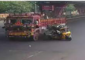 സ്കൂള്‍ വിദ്യാര്‍ത്ഥികളുമായി പോയ ഓട്ടോറിക്ഷ ലോറിയുമായി കൂട്ടിയിടിച്ചു: എട്ട് വിദ്യാർത്ഥികൾക്ക് പരിക്ക്; ഒരാളുടെ നില ഗുരുതരം