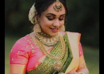 ഗര്ഭകാലം ആഘോഷമാക്കി മലയാളികളുടെ പ്രിയതാരം പേളി മാണി; വൈറലായി വളകാപ്പ് ചിത്രങ്ങള്