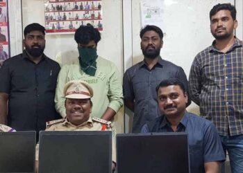 മസ്ജിദിൽ നിസ്കരിക്കാൻ എത്തുന്നവരുടെ ലാപ്ടോപ് ബാഗുകൾ ഉന്നം; 26 കാരൻ പിടിയിൽ