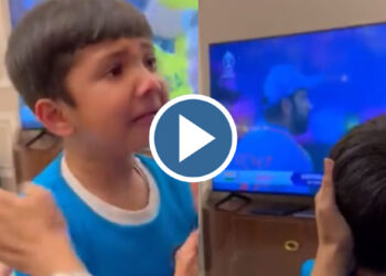 ഫൈനൽ മത്സരത്തിൽ ഇന്ത്യ പരാജയപ്പെട്ടു; പിന്നാലെ തേങ്ങിക്കരഞ്ഞ് ബാലൻ; ആശ്വസിപ്പിച്ച് അമ്മ; വൈറലായി വീഡിയോ