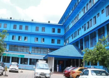 ഉദ്ഘാടനം കഴിഞ്ഞിട്ട് 8 മാസം മാത്രം ; പാതി തകർന്ന് മഞ്ചേരി മെഡിക്കൽ കോളേജ് അത്യാഹിത വിഭാഗം