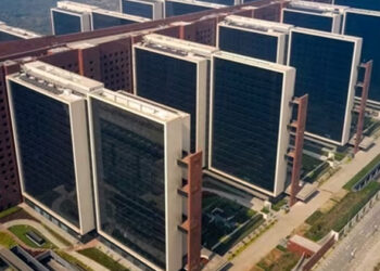 ലോകത്തിലെ ഏറ്റവും വലിയ ഓഫീസ് ;സൂറത്ത് ഡയമണ്ട് ബോഴ്സ് ഉദ്ഘാടനം ചെയ്ത് പ്രധാനമന്ത്രി; വജ്ര വ്യാപാരത്തിനു ആവശ്യമുള്ള സേവനങ്ങളെല്ലാം ഇനി ഒറ്റ കുടക്കീഴില്