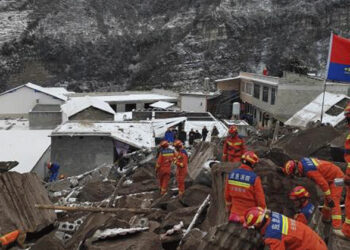 ചൈനയിൽ മണ്ണിടിച്ചിൽ; ഏഴ് മരണം; 40 ഓളം പേർക്കായി തിരച്ചിൽ