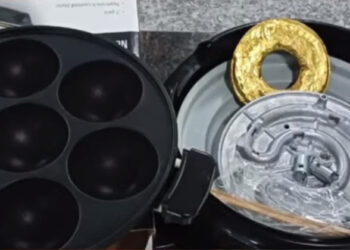 വട രൂപത്തിലാക്കി അപ്പ ചട്ടിയിൽ ഒന്നര കിലോ സ്വർണം കടത്താൻ ശ്രമം; കോഴിക്കോട് സ്വദേശിനി കരിപ്പൂരിൽ പിടിയിൽ