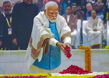 ഗാന്ധി സ്മരണയില് രാജ്യം; മഹാത്മാഗാന്ധിയുടെ ചരമവാര്ഷികത്തില് പുഷ്പചക്രം അര്പ്പിച്ച് പ്രധാനമന്ത്രി