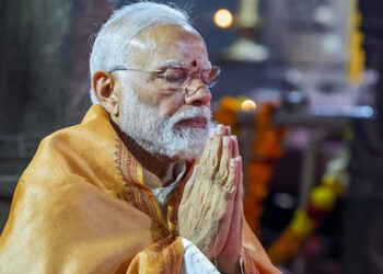 ബ്രഹ്‌മമുഹൂർത്തത്തിൽ ഉറക്കമുണരും; 1 മണിക്കൂർ 11 മിനിറ്റ് നേരം മന്ത്രോച്ചാരണം; ഉപവാസത്തിന്റെ നാളുകളിൽ പ്രധാനമന്ത്രിയുടെ ദിനം ആരംഭിക്കുന്നത് ഇങ്ങനെ