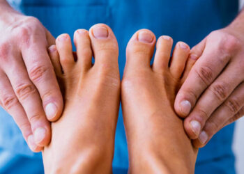 പ്രമേഹം സ്പർശന ശക്തിയെ ബാധിക്കുമോ? നിയന്ത്രിച്ചില്ലെങ്കിൽ പണി കിട്ടുമെന്ന് ആരോഗ്യ വിദഗ്ധർ