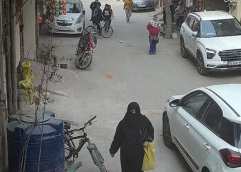 അമ്മ സഹോദരിയെ കൂടുതല്‍ സ്നേഹിച്ചു ; സ്വന്തം വീട്ടില്‍ മോഷണം നടത്തി സ്ത്രീ