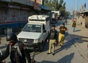 പാകിസ്താനിൽ പോലീസ് സ്റ്റേഷന് നേരെ തീവ്രവാദി ആക്രമണം; 10 ഉദ്യോഗസ്ഥർ മരണപെട്ടതായി റിപ്പോർട്ട്